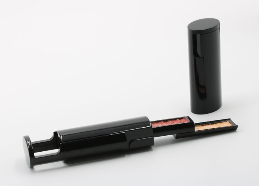 Design example: Swivel Lip Makeup Compact | Standard
